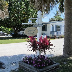 Tropical Winds Beachfront Motel And Cottages